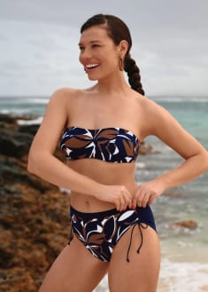 By the sea  lingerie 1364